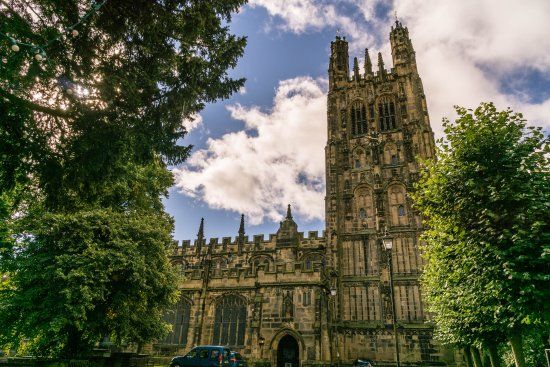 St Giles Parish Church